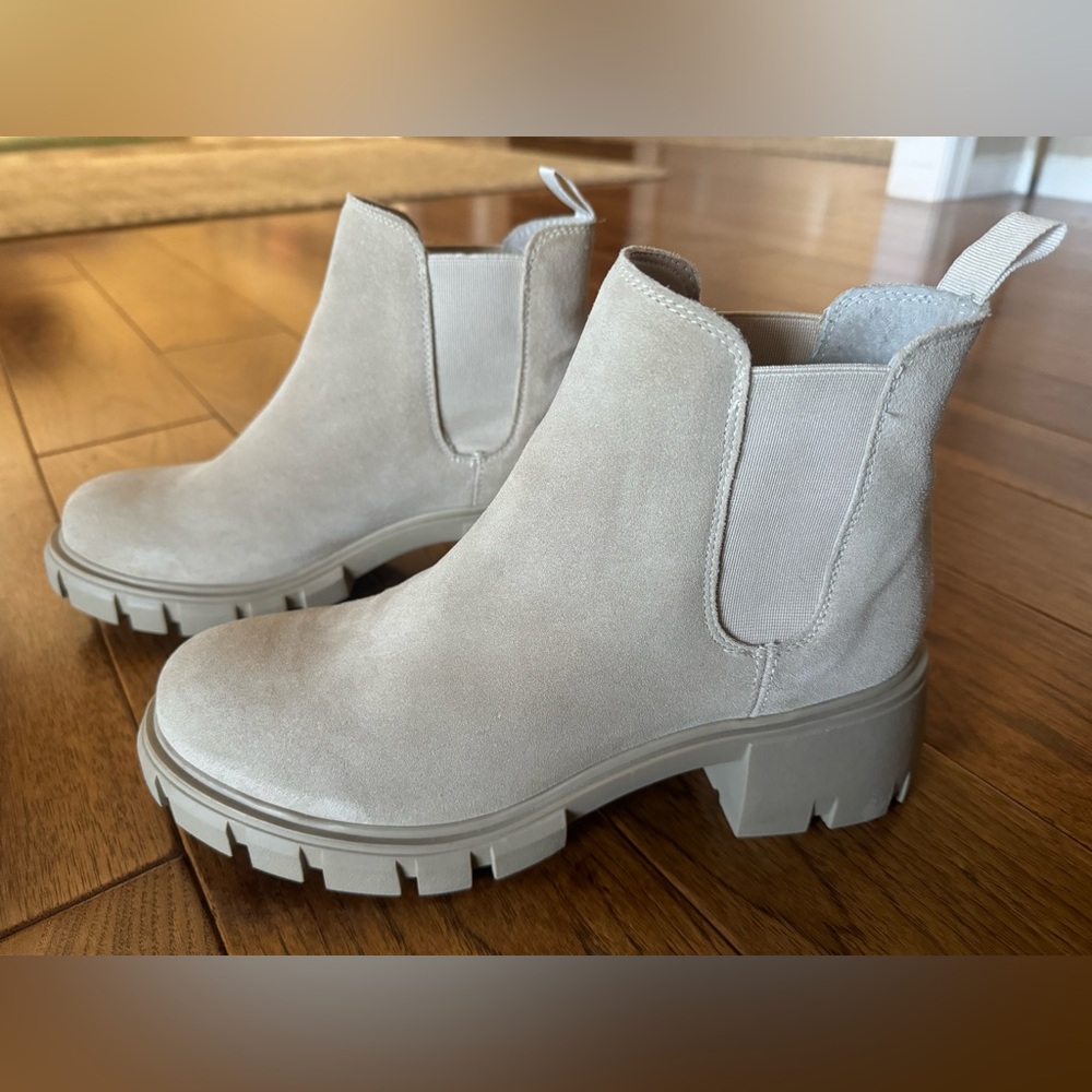 Steve Madden Howler Boots 9.5